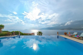 Villa Poseidon-in winter heated outdoor pool